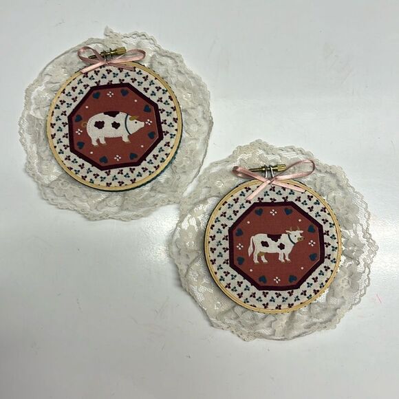 Homemade Farmhouse Pig Cow Ornaments Lace with 4.25” Embroidery Rings Holiday - Picture 1 of 13